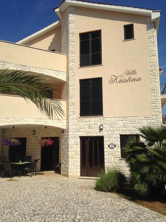 Apartments Villa Kristina プーラ エクステリア 写真